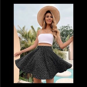 BRAND NEW NEVER WORN Polka Dot Elastic Waist Skirt
